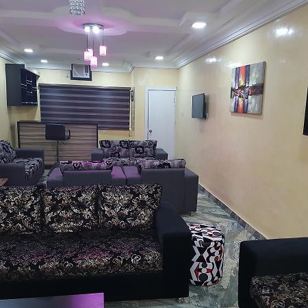 The Resident Hotel Owerri Esterno foto